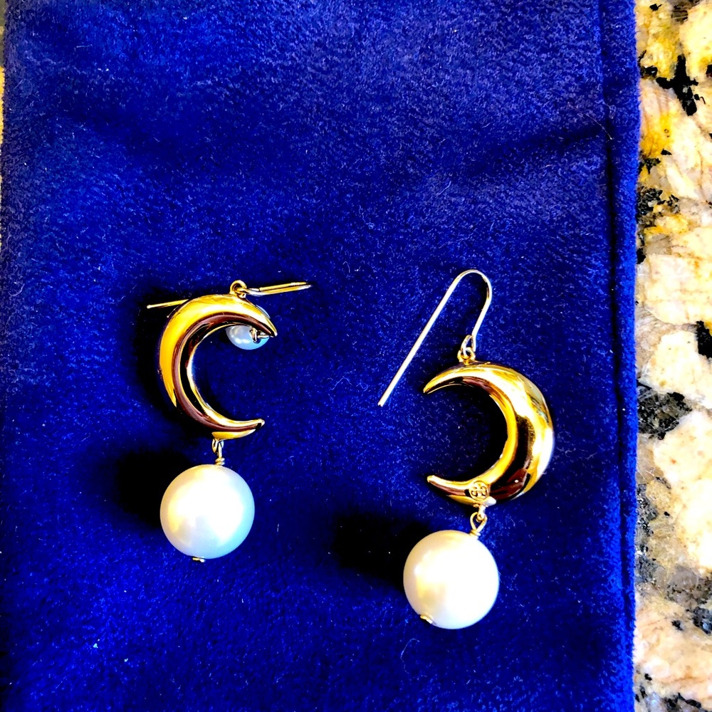 Tory Burch pearl earring